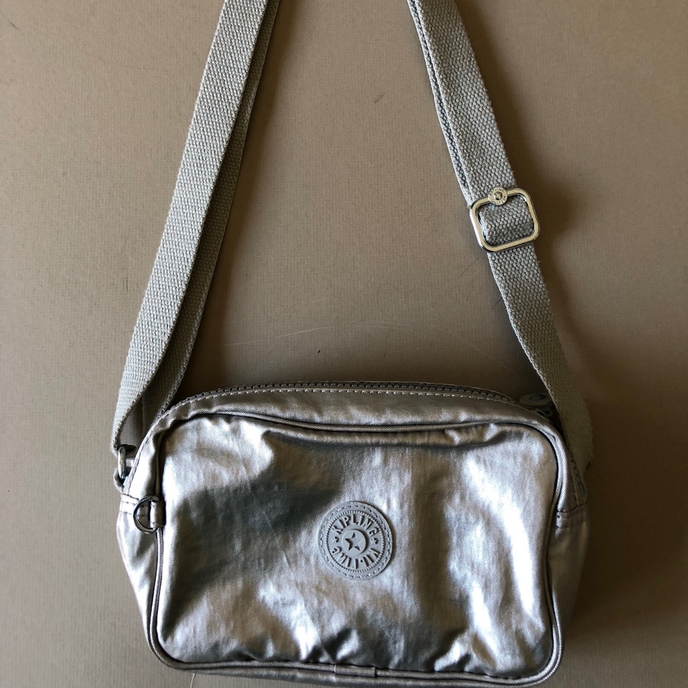 KIPLING SILVER METALLIC CROSSBODY PURSE HANDBAG